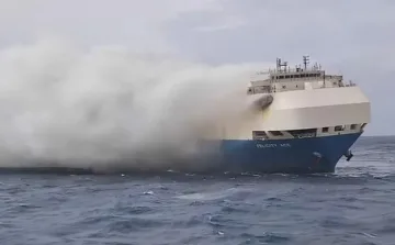 Страшна драма. Хиляди луксозни коли на дъното на океана