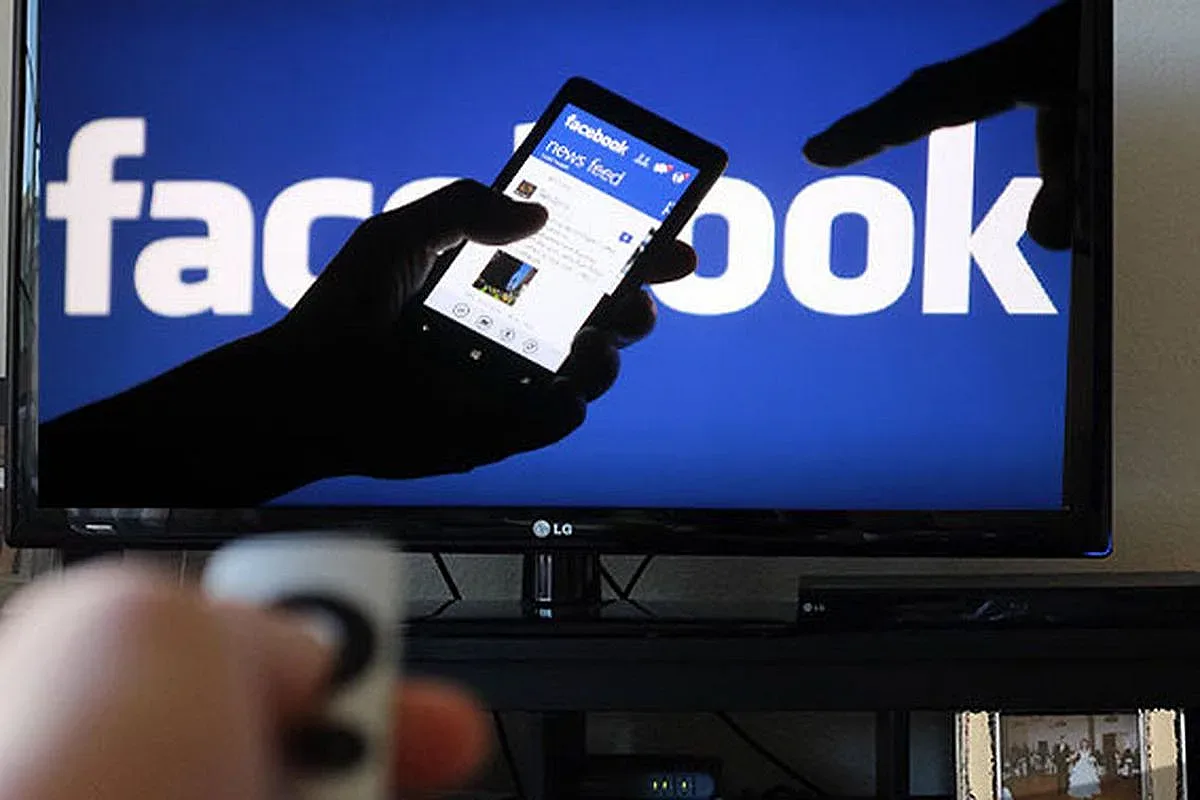 Facebook блокира руските държавни медии RT и Sputnik в ЕС