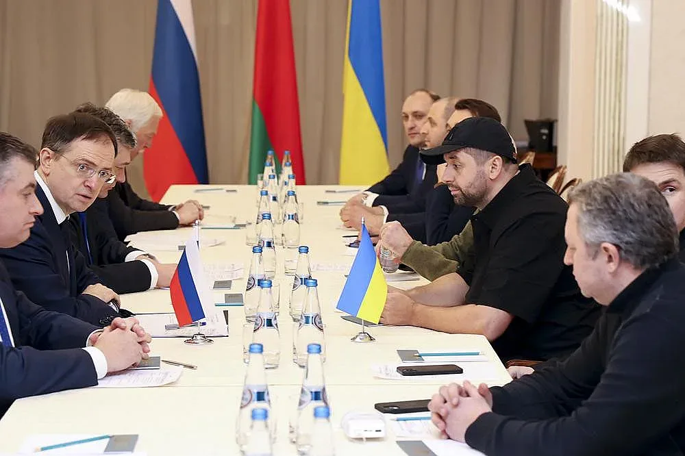Преговорите се водят във вила на Лукашенко, Абрамович е посредник