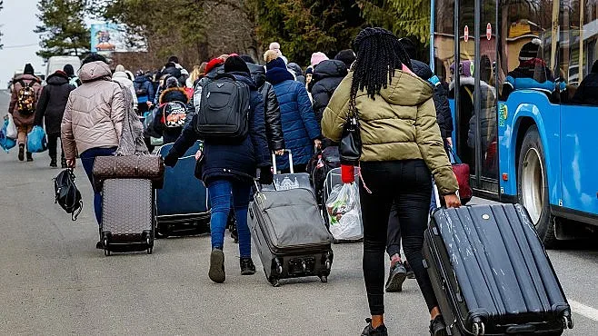 Наши фирми готови да наемат 200 000 украинци