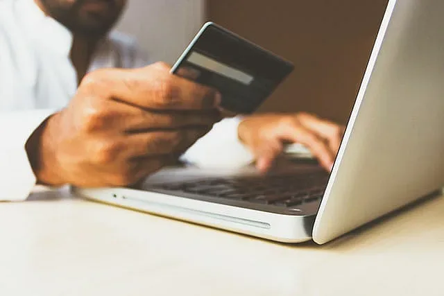 Руски банки няма да могат да оперират с Apple Pay и Google Pay