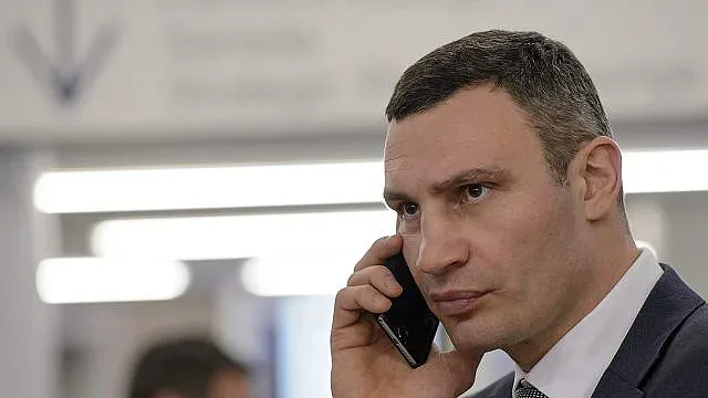 Кличко с извънредно обръщение: Киев е напълно обкръжен