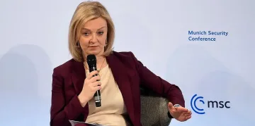 Британци отиват да се бият за Украйна. Как реагират властите?