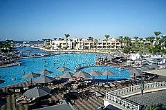 Хотели няма да гонят руски и украински туристи, блокирани в Египет