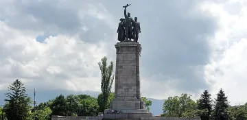 Трайчо Трайков мести паметника на съветската армия