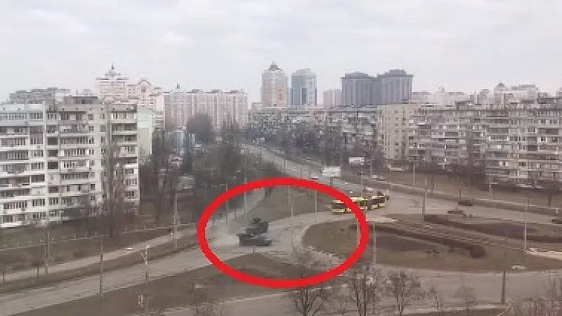 Ужасът расте! Руснаците влязоха в Киев