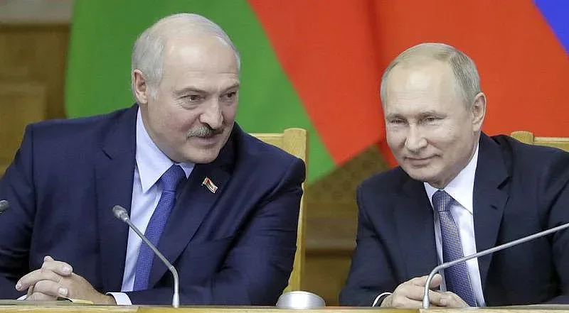 Лукашенко събира генералите си. Има ли разногласия с Путин?