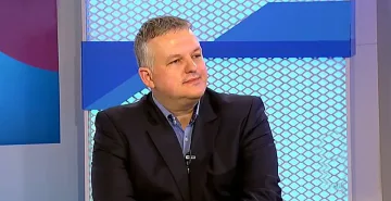 Властта вдига заплати в здравеопазването. За кого е увеличението?