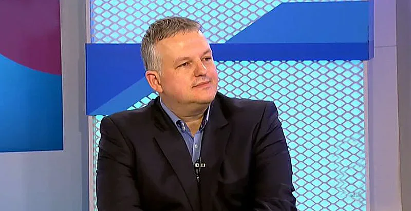 Властта вдига заплати в здравеопазването. За кого е увеличението?