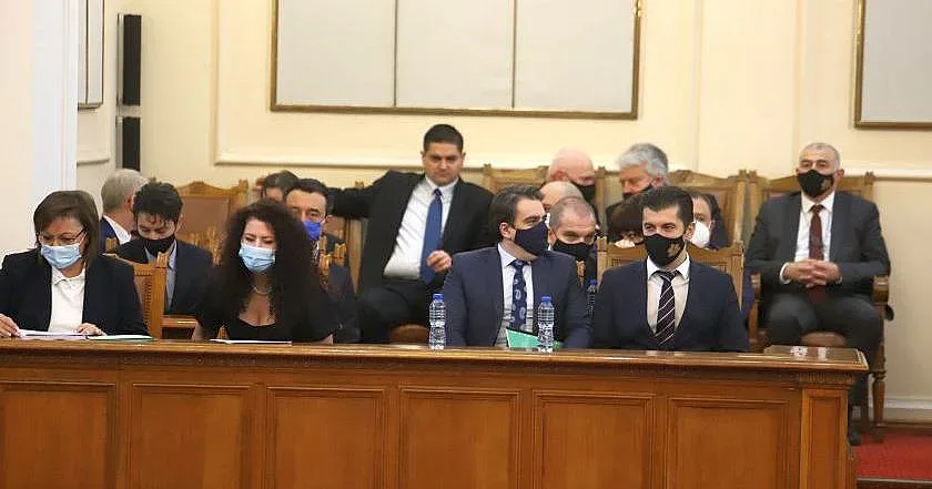 ГЕРБ изненадаха Кирил Петков. Какво поискаха за Бюджет 2022?