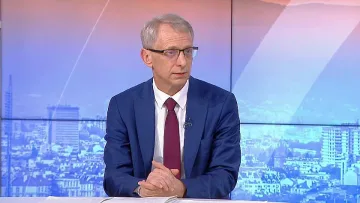 Защо да се обединяват вузовете? Отговаря просветният министър