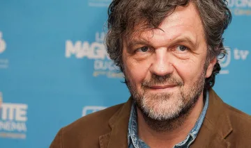 Костурица се мести в Русия. Получава важен пост