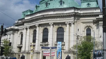 Сливат ли се университетите. МОН взе решение