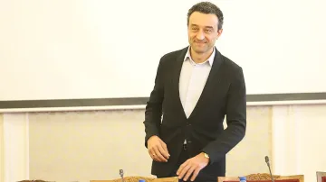 Лорер с план: Какви специалисти ще привлeчем от Украйна