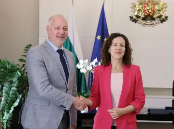 Желязков се срещна със зам-председателя на ЕК. Какво обсъдиха