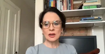 Надежда Нейнски: Действаме на принципа "да не ядосваме Русия"