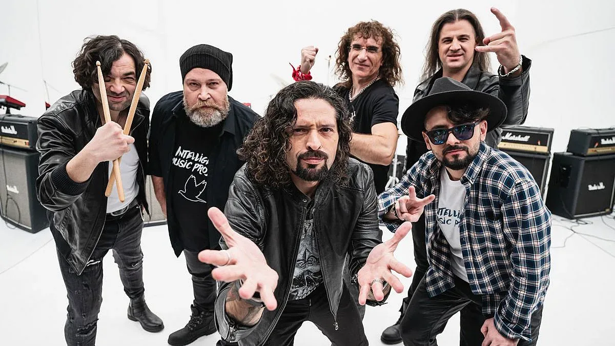 За ужас на Митко Щерев! Супергрупата на Врабевски с шоу в Париж