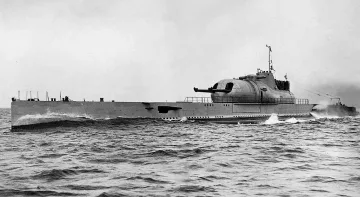 Завист, бунт или взрив потопиха легендата “Сюркуф”