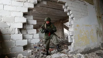 Наблюдатели алармират: Русия вече вкарва войски в Украйна