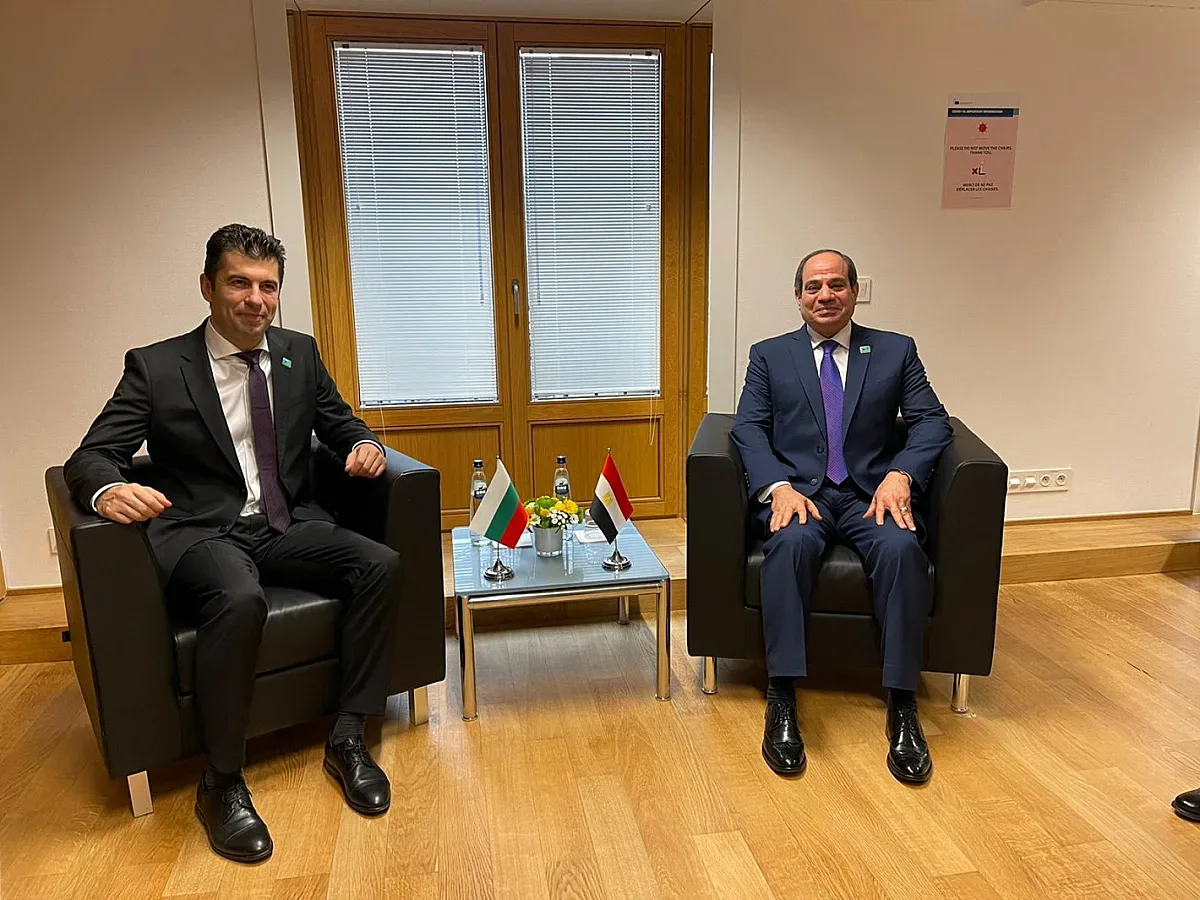 Ще внасяме ли газ от Африка? Какво договори Петков в Брюксел