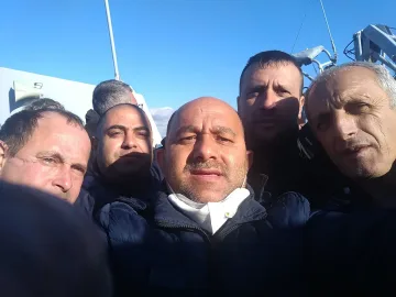 Българин с горещ разказ от пламналия кораб: Всичко изгоря (Видео)