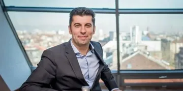 Кирил Петков няма жилище, има сладкарница. Какво още притежава?