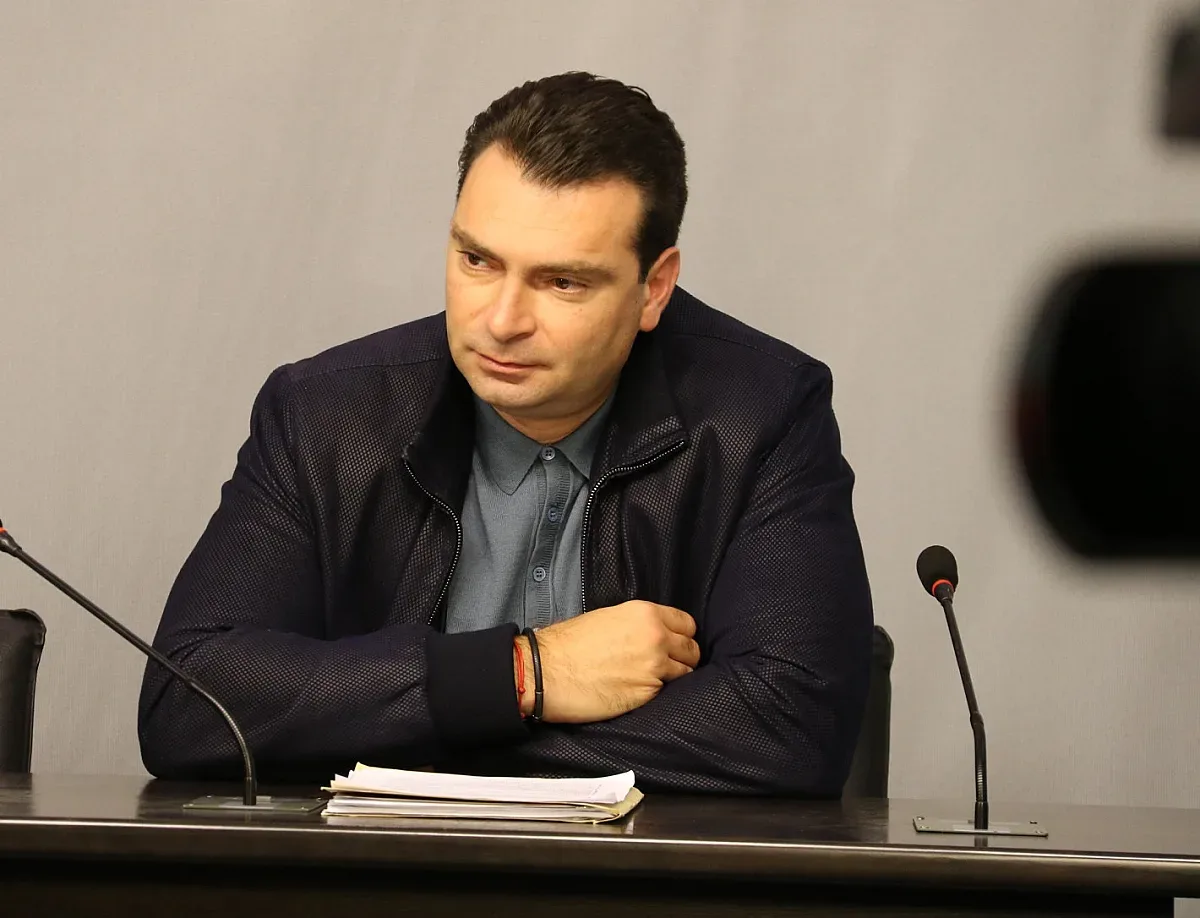 "Позитано" 20 скрои интрига на Паргов. Започна война