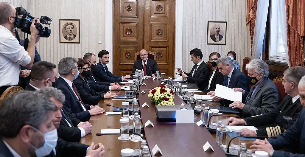 Христо Иванов хвали правителството за позицията за Украйна