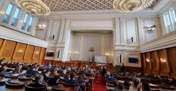 Проблем с депутатските заплати. Колко да получават избраниците?