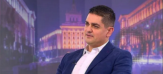 Спортният министър праща полиция в БФС