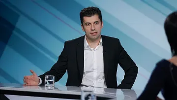 Петков закова Борисов: Скандални снимки от "Барселонагейт"