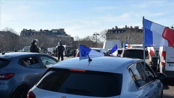 Хиляди коли от цяла Европа щурмуват Брюксел, полицията на нокти