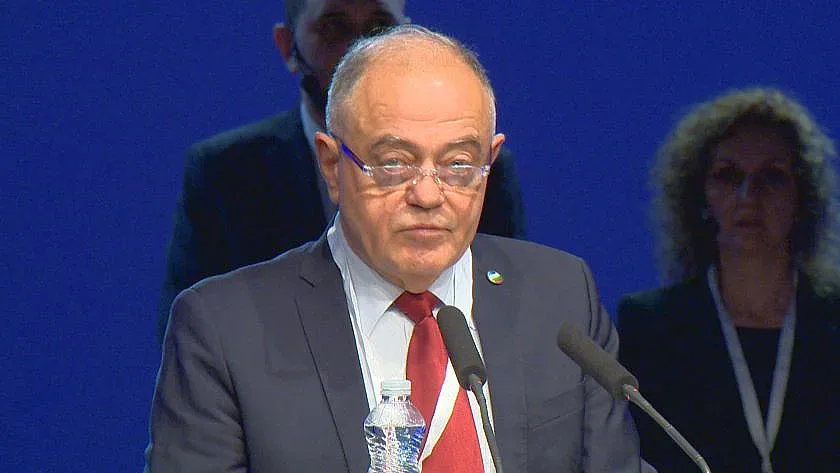 Атанасов победи Цецка Бачкова, остава лидер на ДСБ