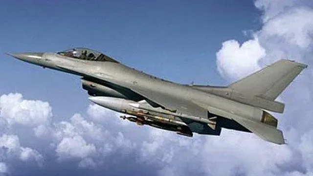 Опа! Нещо се случи с изтребилите ни F-16