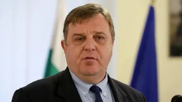 Каракачанов посече Петков, остри обвинения
