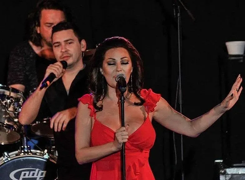 Уникални бакшиши на легендарна чалгарка в София! Говори очевидец