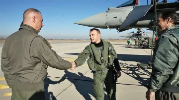 Испанските изтребители кацнаха у нас. Вижте ги (СНИМКИ)