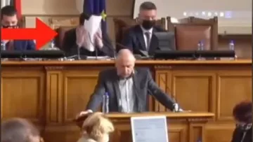 Шум в коалицията. Заради кого шефът на парламента плаче от смях?