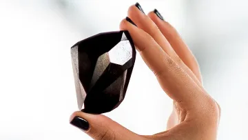 Купиха черния диамант "Енигма" с криптовалута