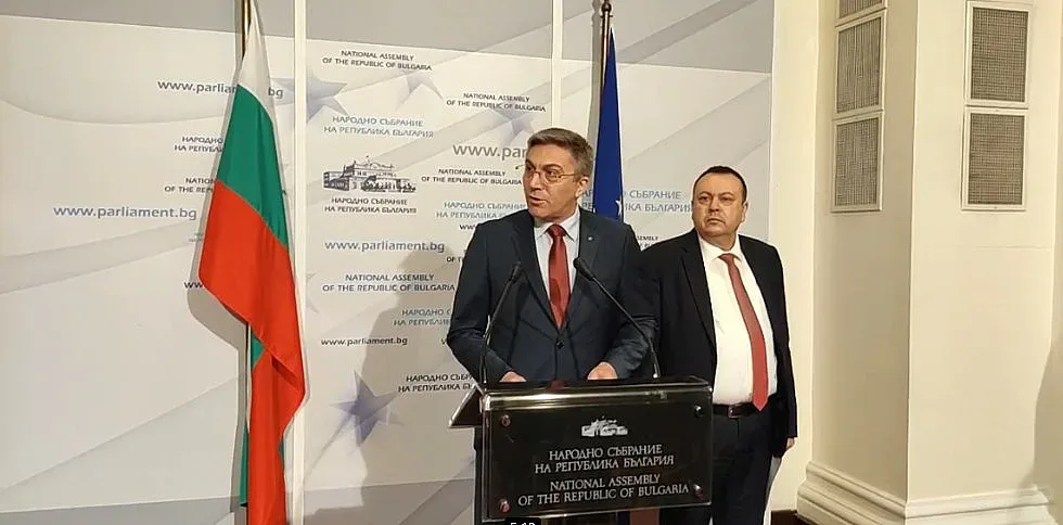 Карадайъ: Василев и Петков са в услуга на олигарха Прокопиев