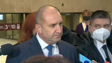 Радев обвини Гешев в изнудване, зове за подкрепа за Кирил Петков