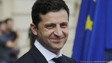 Ваксинация по украински. Як подарък от Зеленски