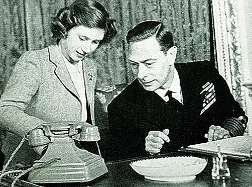 Заекващият крал , който остави трона на Елизабет II