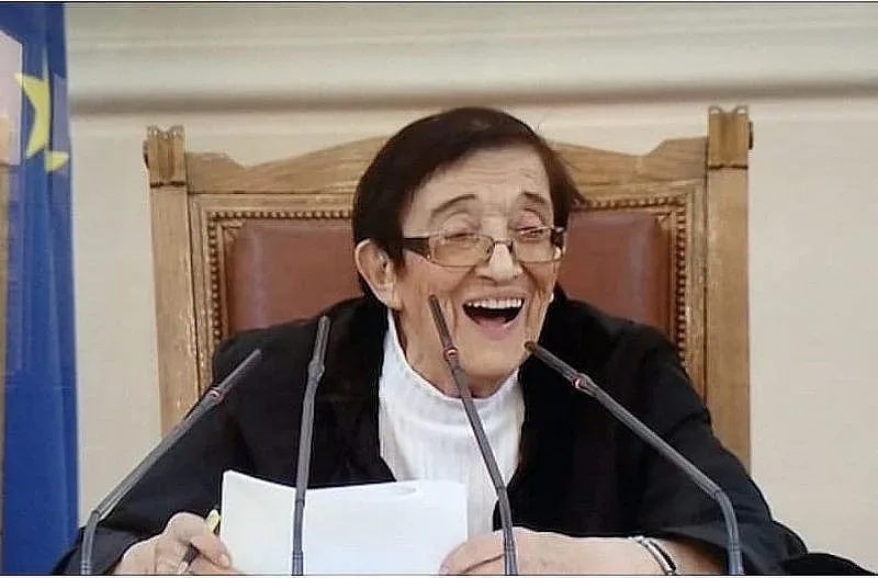 Мика Зайкова се скара на Петков и Василев. Къде сгафиха?