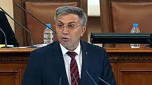 Скандал в парламента: Липсват документи към въпрос на Карадайъ