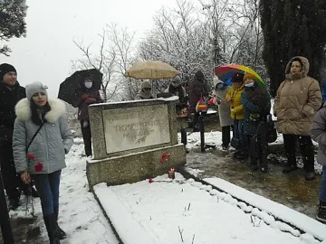 Казанлък почете 120 години от смъртта на Емануил Манолов