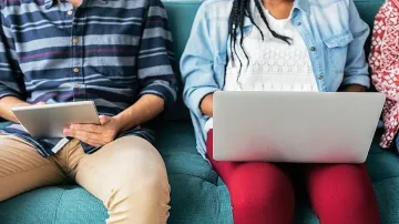 Пари валят в Сърбия: Дават по 100 евро на всички младежи