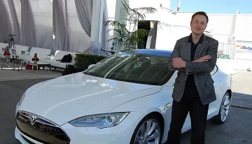 Бивши служители: Илон Мъск е ужасен шеф