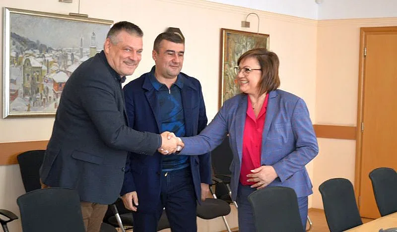 Нинова дава рамо на млекопреработвателите заради кризата