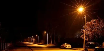 ДАНС се захваща с уличните лампи